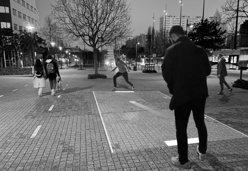 Photo de Jouer pour Bouger, projection de jeux au sol - Nantes citylab - Nantes métropole entreprises