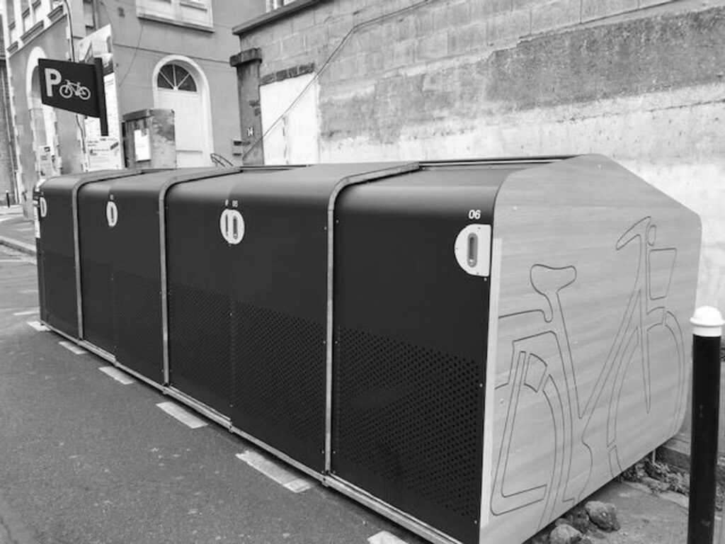 Photo de la Ruche à vélo, une consigne à vélo individuelle, sécurisées et connectées sur le territoire de Nantes metropole.